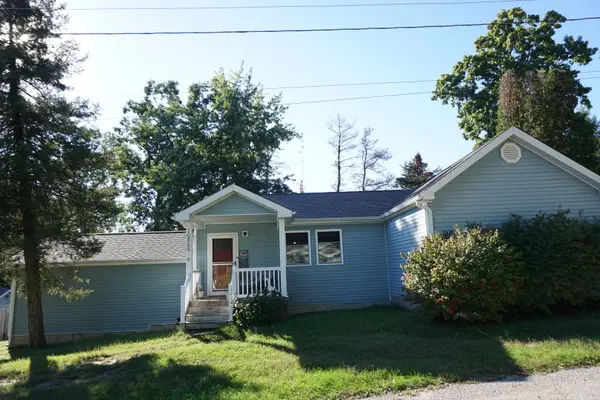 10865 E Seneca Lane, Walkerton, IN 46574