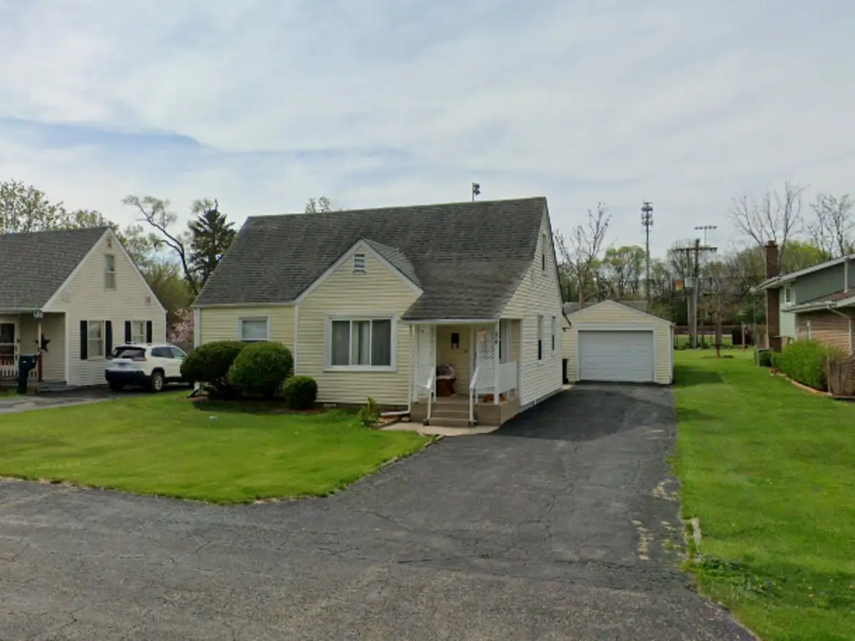 210 E 4th Avenue, New Lenox, IL 60451 - #1