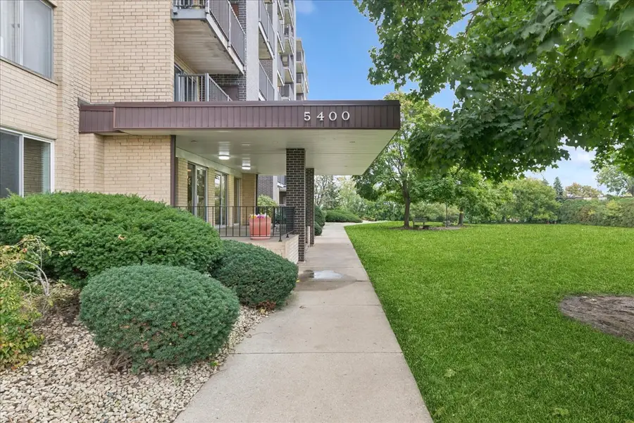 5400 Walnut Avenue #206, Downers Grove, IL 60515 - #3