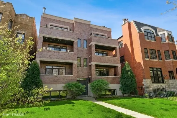 2445 W Logan Boulevard #2E, Chicago, IL 60647