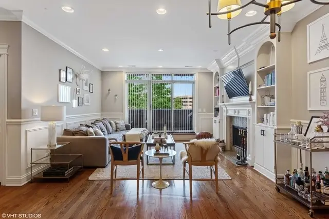 2445 W Logan Boulevard #2E, Chicago, IL 60647 - #3