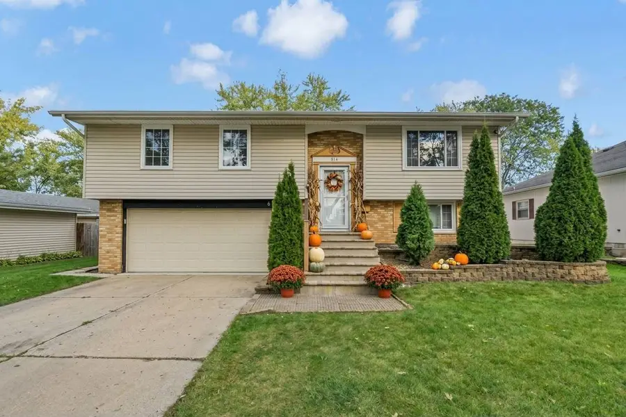 916 Stowell Avenue, Streamwood, IL 60107 - #2