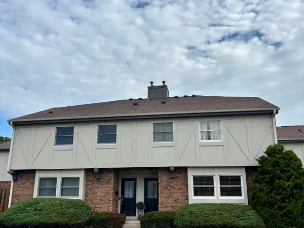 106 Queens Cove, Barrington, IL 60010