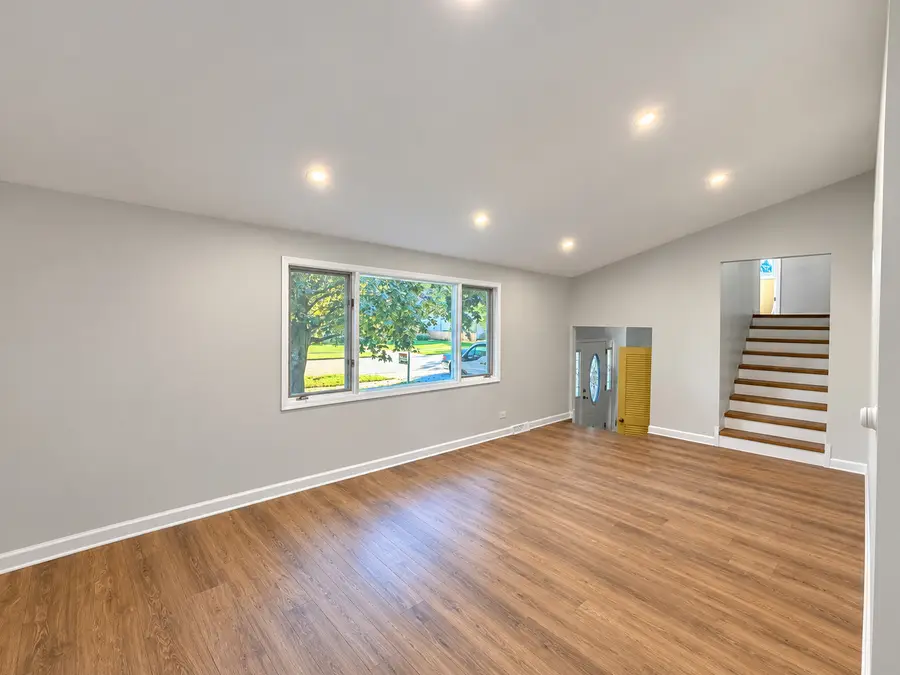 2632 Brnot Avenue, Waukegan, IL 60087 - #3