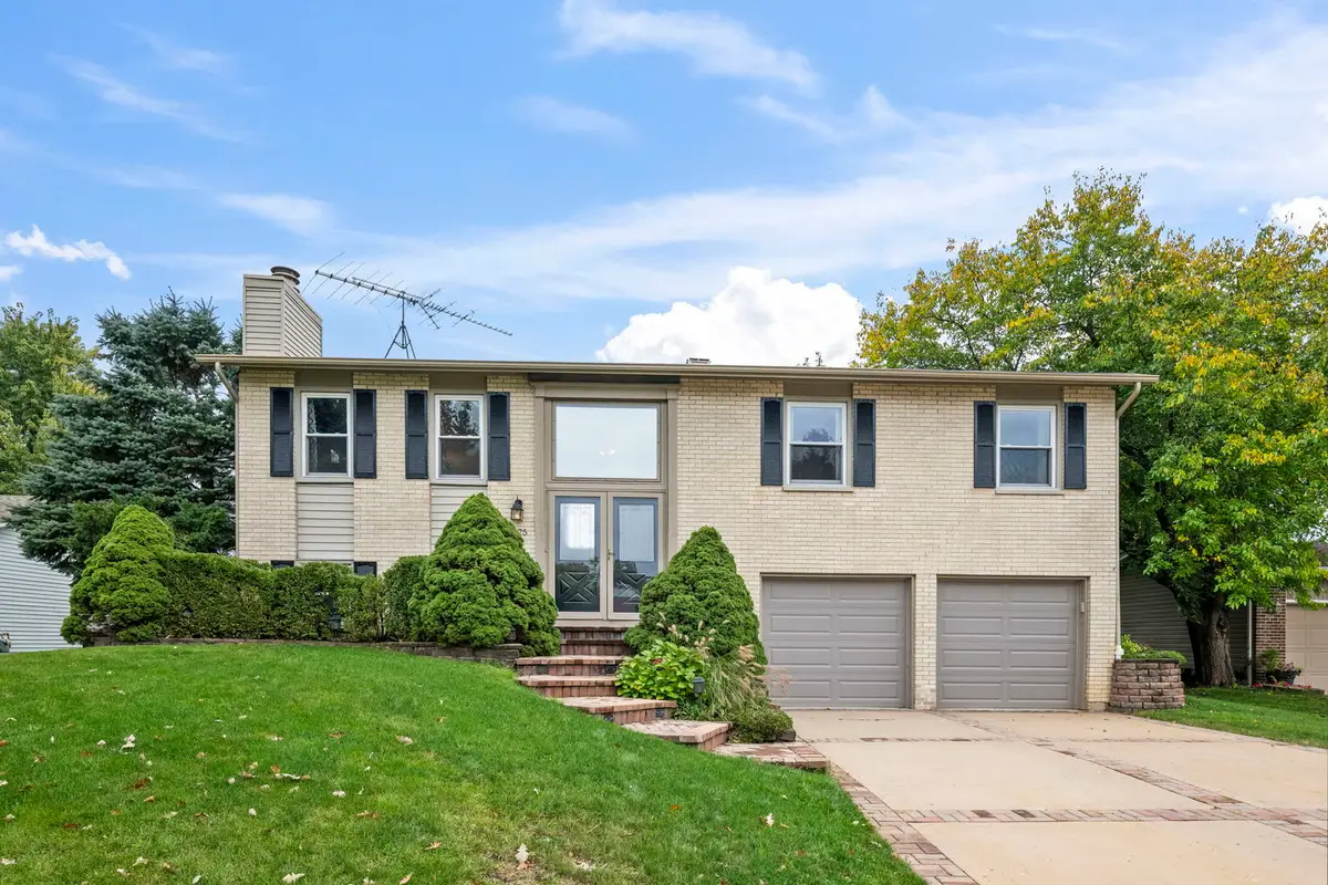 4175 Crimson Drive, Hoffman Estates, IL 60192 - #1
