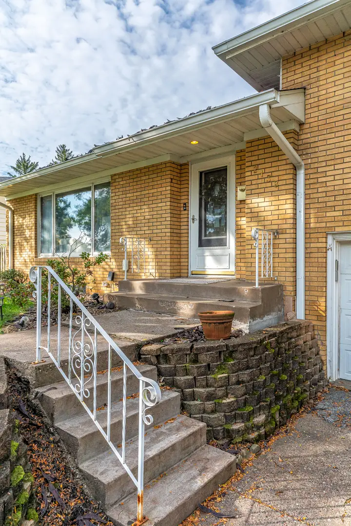 2138 Kohler Drive, Davenport, IA 52803 - #2
