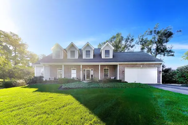 8911 Mckinley Drive, Barrington, IL 60010