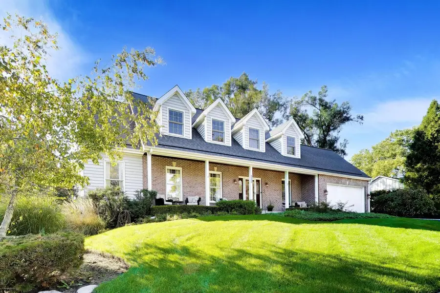 8911 Mckinley Drive, Barrington, IL 60010 - #2