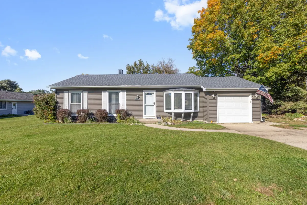 2412 W Fairview Lane, McHenry, IL 60051 - #1