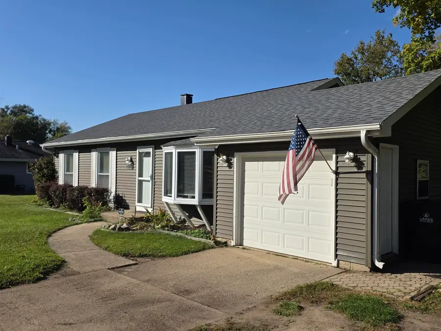 2412 W Fairview Lane, McHenry, IL 60051 - #2