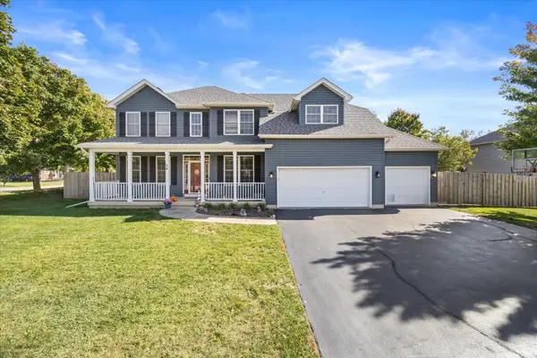 24 Hilltop Lane, South Elgin, IL 60177