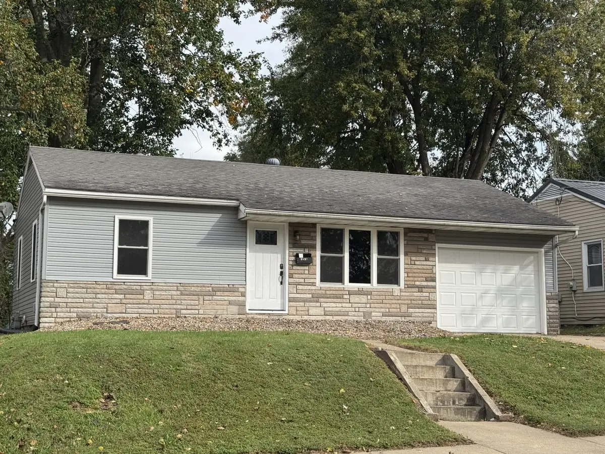 1527 Monroe Street S, Quincy, IL 62301 - #1