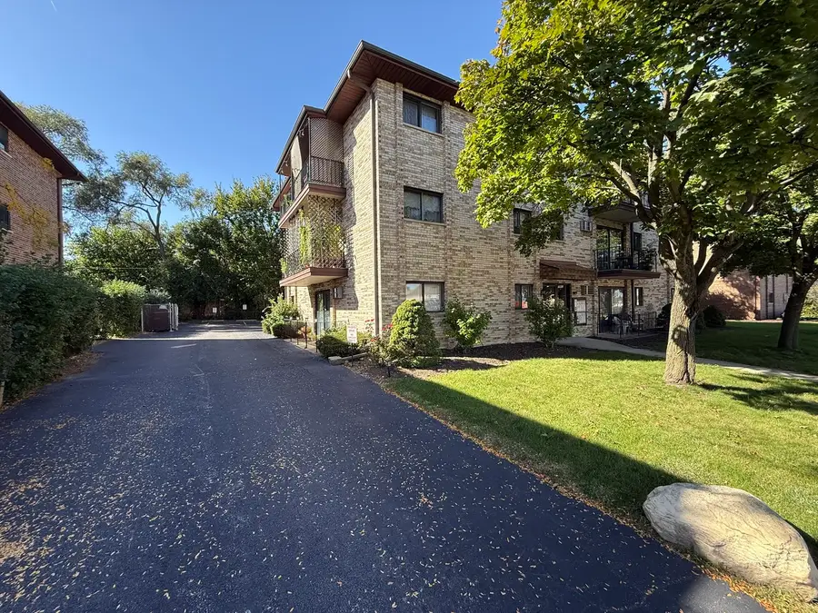 10912 Central Avenue #203, Chicago Ridge, IL 60415 - #3