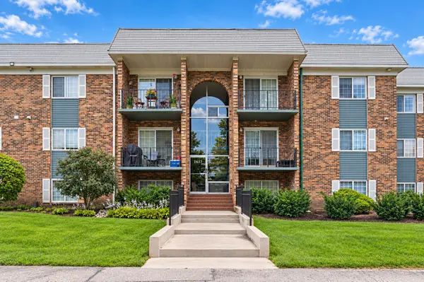 1617 N Windsor Drive #208, Arlington Heights, IL 60004