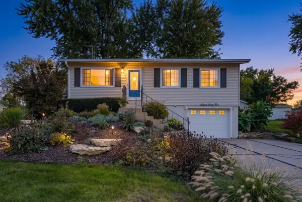 765 Colony Drive, Davenport, IA 52806