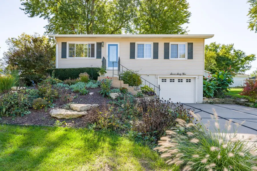 765 Colony Drive, Davenport, IA 52806 - #3