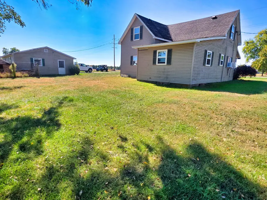 22800 Highway 45, Louisville, IL 62858 - #3