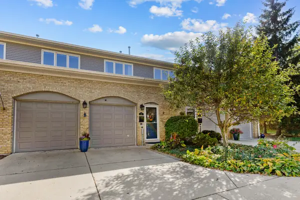 23 Rienzi Lane, Highwood, IL 60040