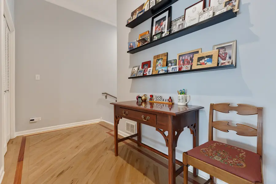 23 Rienzi Lane, Highwood, IL 60040 - #2