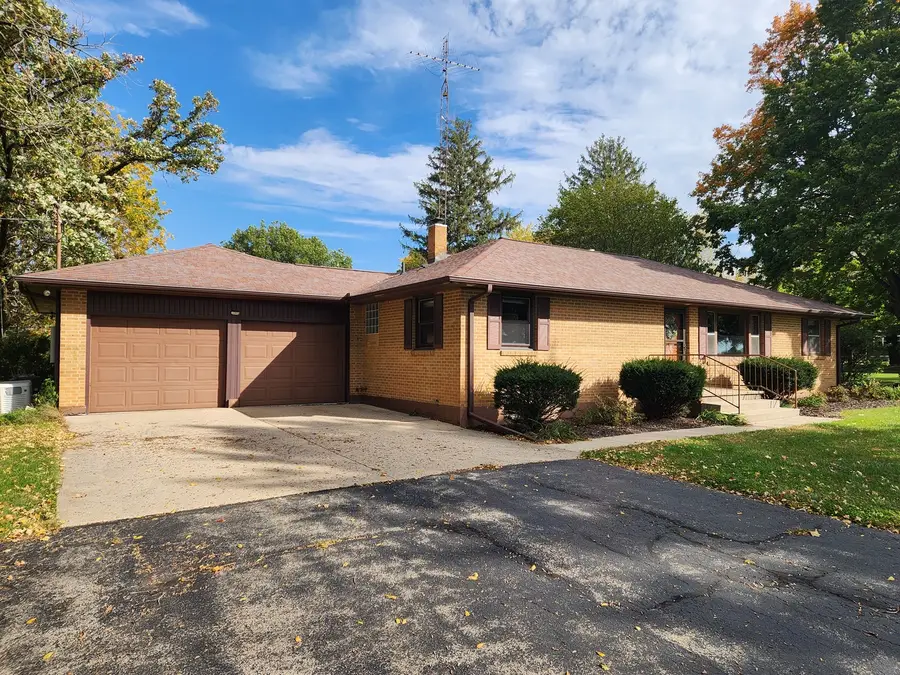 206 Palmyra Road, Dixon, IL 61021 - #2