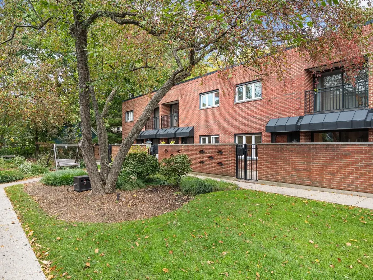 325 N Oak Park Avenue #E, Oak Park, IL 60302 - #1