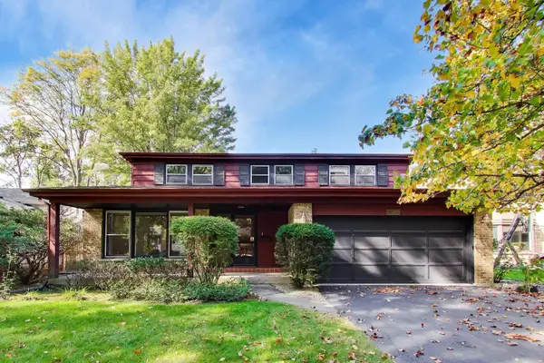 1220 Brook Lane, Glenview, IL 60025