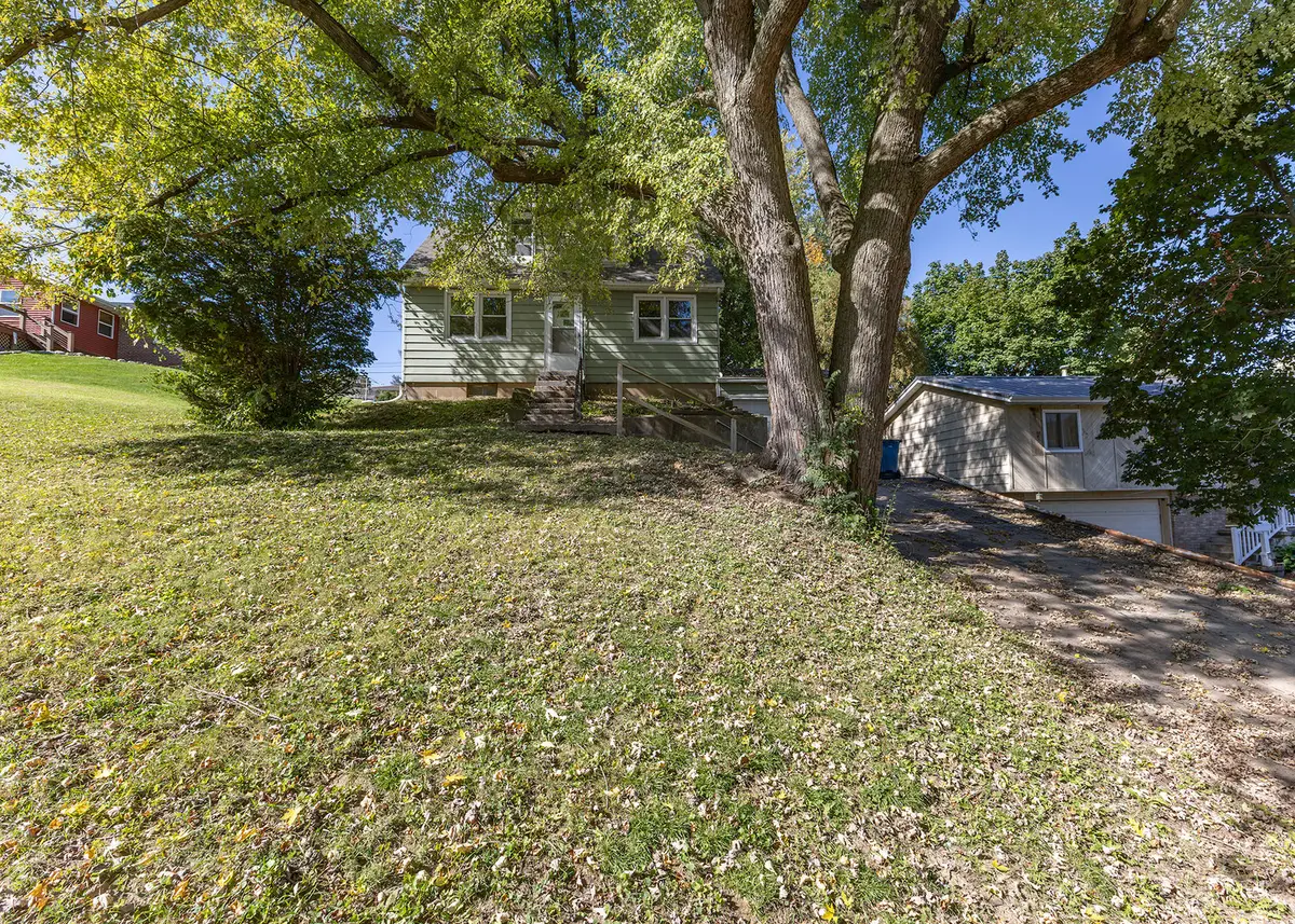 3512 N 2nd Street, Clinton, IA 52732 - #1