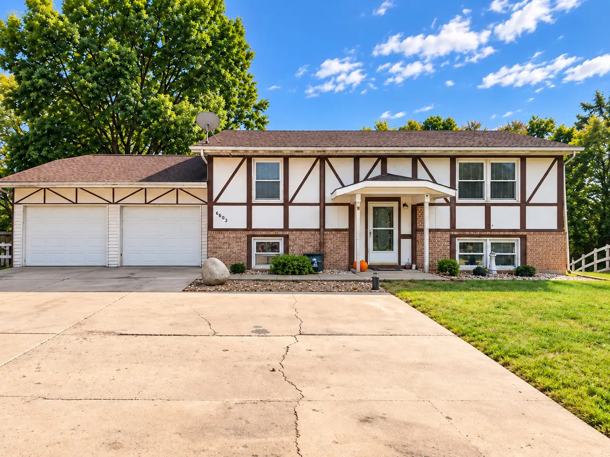 4407 W Lincolnway, Sterling, IL 61081 - #1