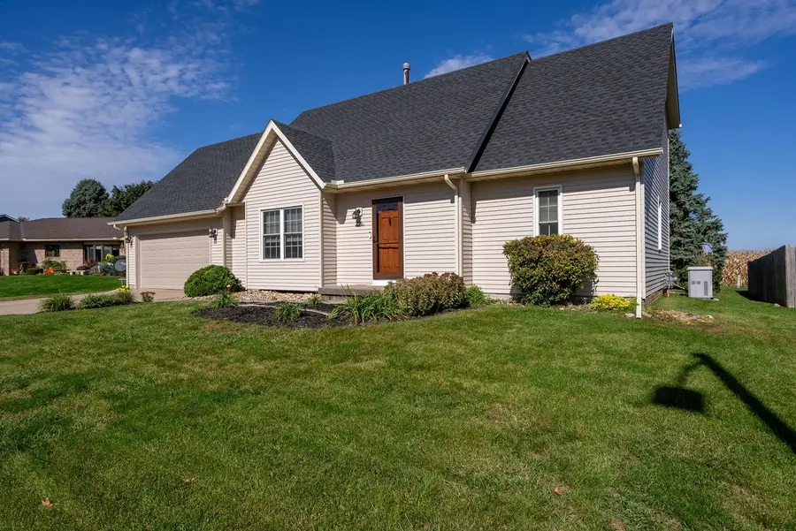 220 E Parkview Drive, Walcott, IA 52773 - #2