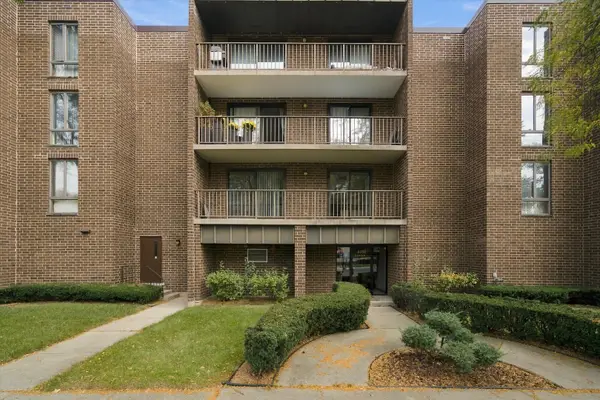 8350 W Addison Street #106, Chicago, IL 60634