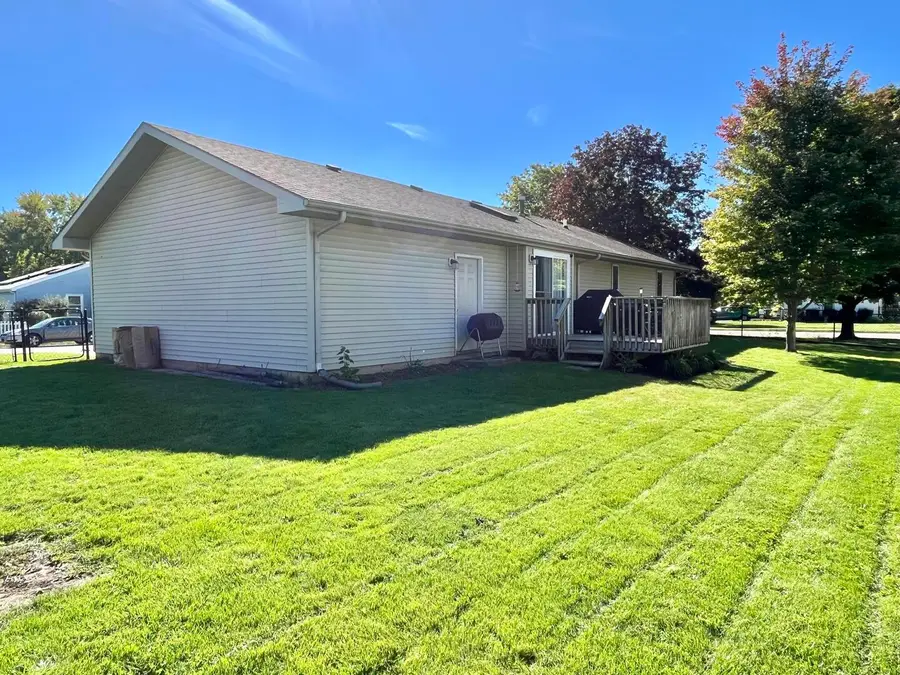 1315 W 9th Street, Belvidere, IL 61008 - #3