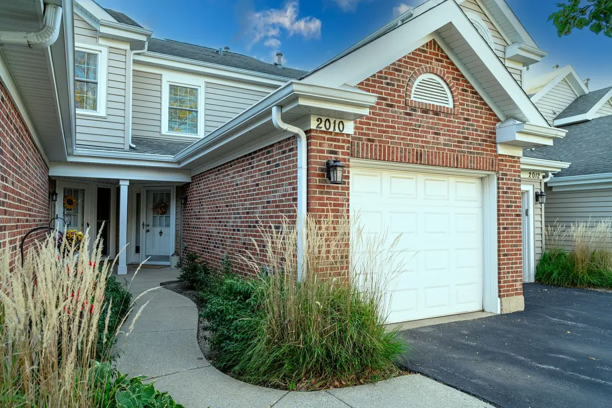 2010 N Stillwater Road, Arlington Heights, IL 60004 - #1