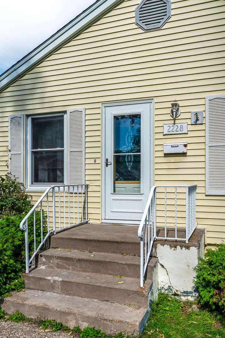 2228 W High Street, Davenport, IA 52804 - #2