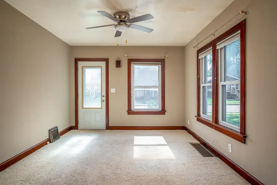 2228 W High Street, Davenport, IA 52804 - #3