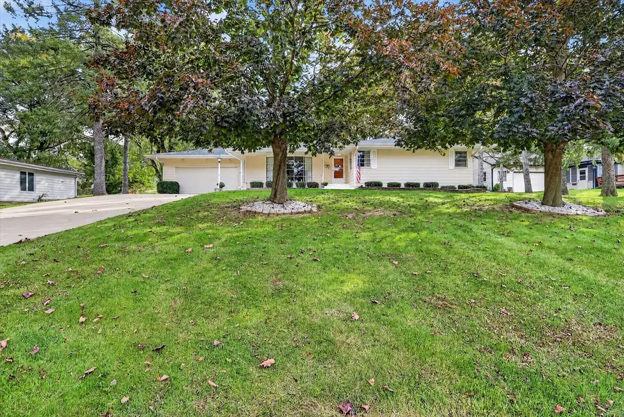 1525 S Harlem Avenue, Freeport, IL 61032 - #3