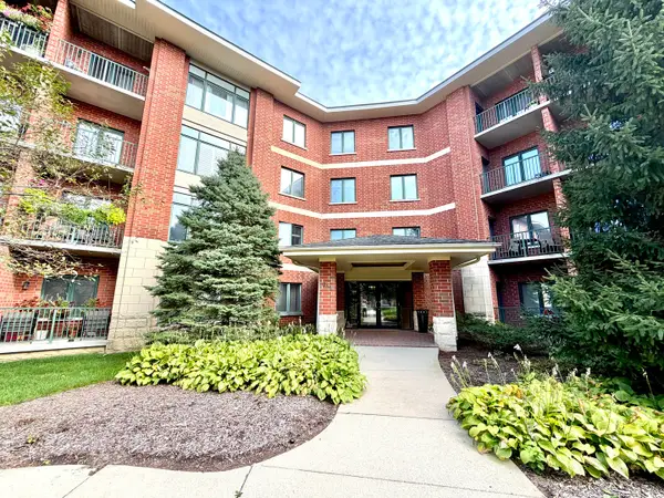 855 E 22nd Street #111, Lombard, IL 60148