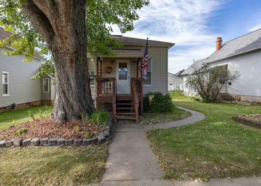 2014 Roosevelt Street, Clinton, IA 52732 - #2