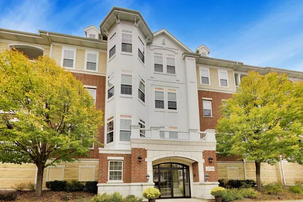 2750 Commons Drive #208, Glenview, IL 60026