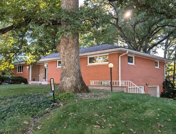 3421 51st Street, Moline, IL 61265