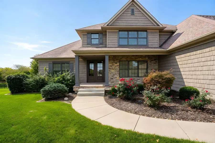 3934 Grayhawk Court, Bettendorf, IA 52722 - #2