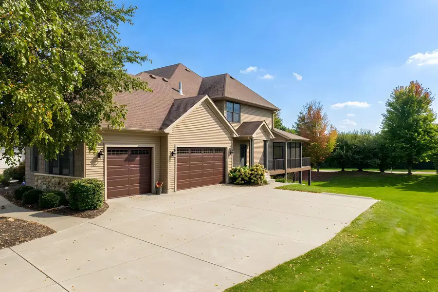 3934 Grayhawk Court, Bettendorf, IA 52722 - #3