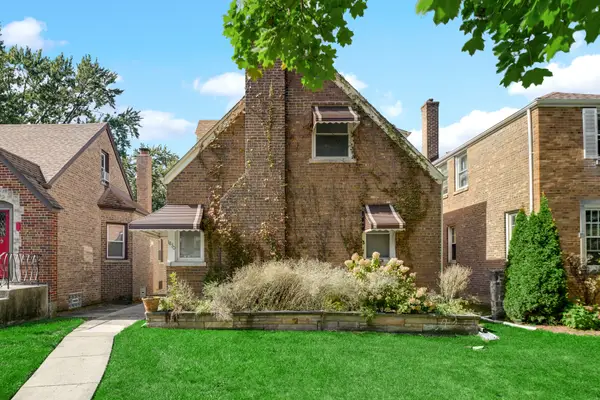 1830 N Neva Avenue, Chicago, IL 60707