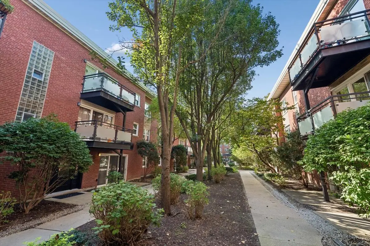 6415 N Damen Avenue #3W, Chicago, IL 60645 - #1