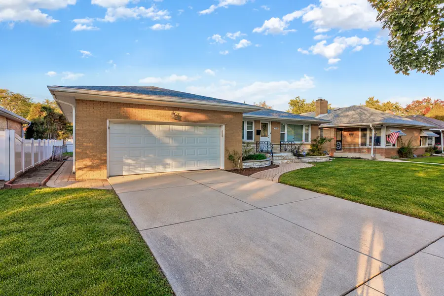 5018 Dobson Street, Skokie, IL 60077 - #2