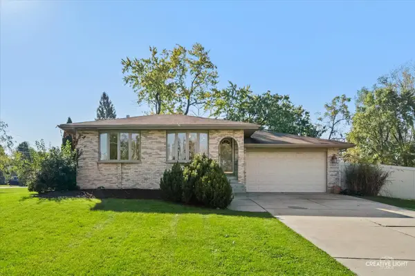 8300 S 84th Court, Hickory Hills, IL 60457