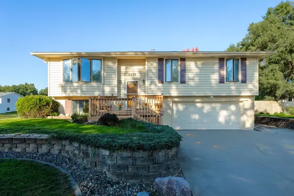 5506 N Howell Street, Davenport, IA 52806