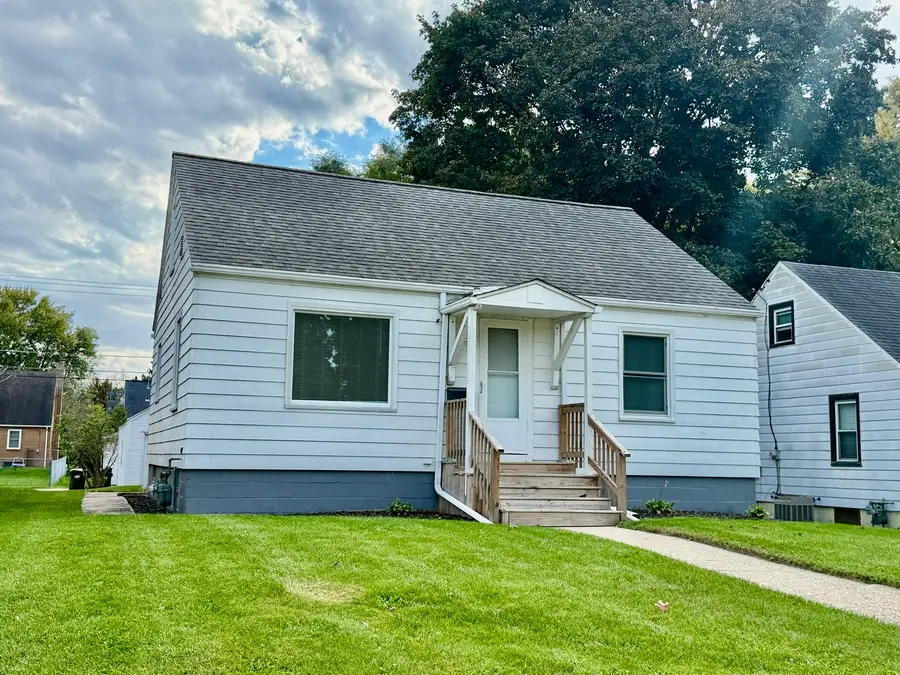 609 W 10th Street, Sterling, IL 61081 - #3