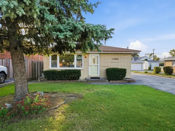 8440 S 77th Avenue, Bridgeview, IL 60455