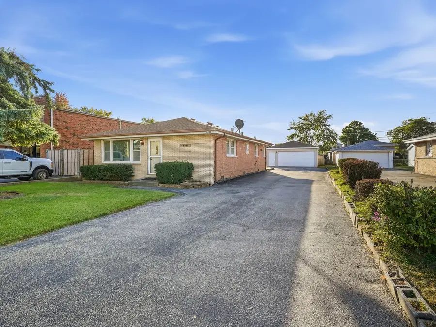 8440 S 77th Avenue, Bridgeview, IL 60455 - #2