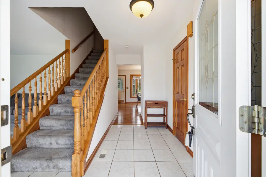 962 Kentucky Lane, Elk Grove Village, IL 60007 - #2